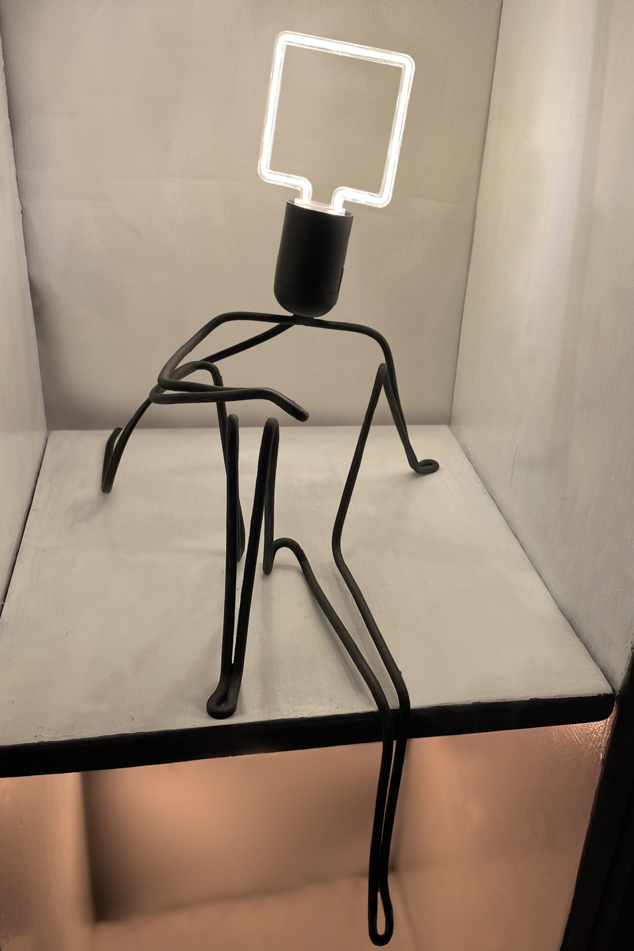 LampaDani - LampaNani - pensatore1